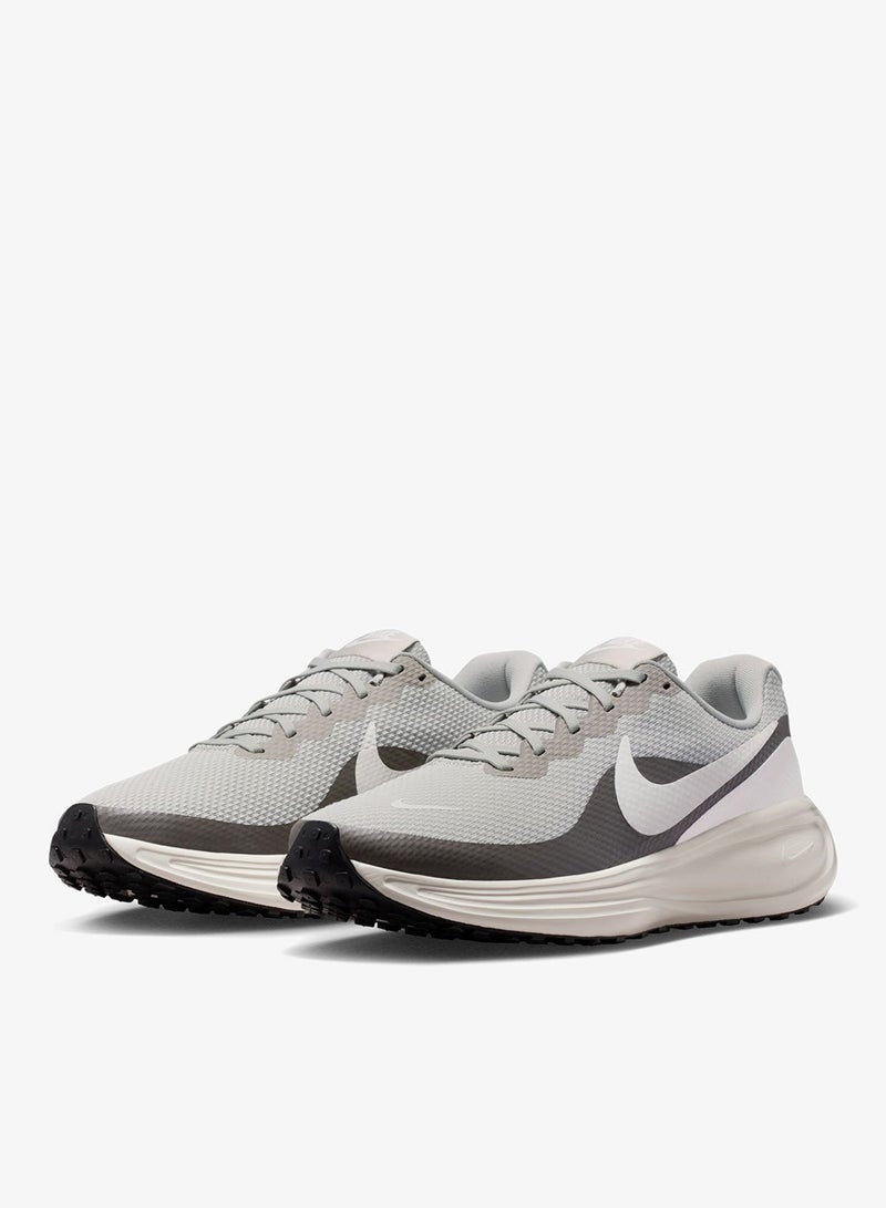 NIKE REVOLUTION 8