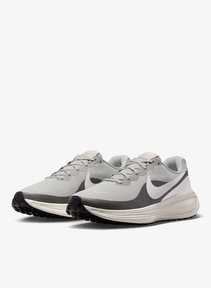 NIKE REVOLUTION 8