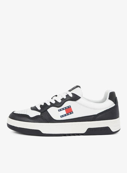 ESSENTIAL LEATHER LOW TRAINERS