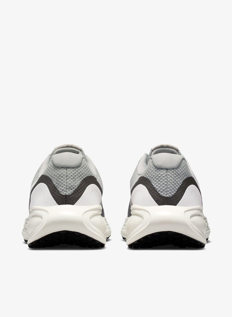 NIKE REVOLUTION 8