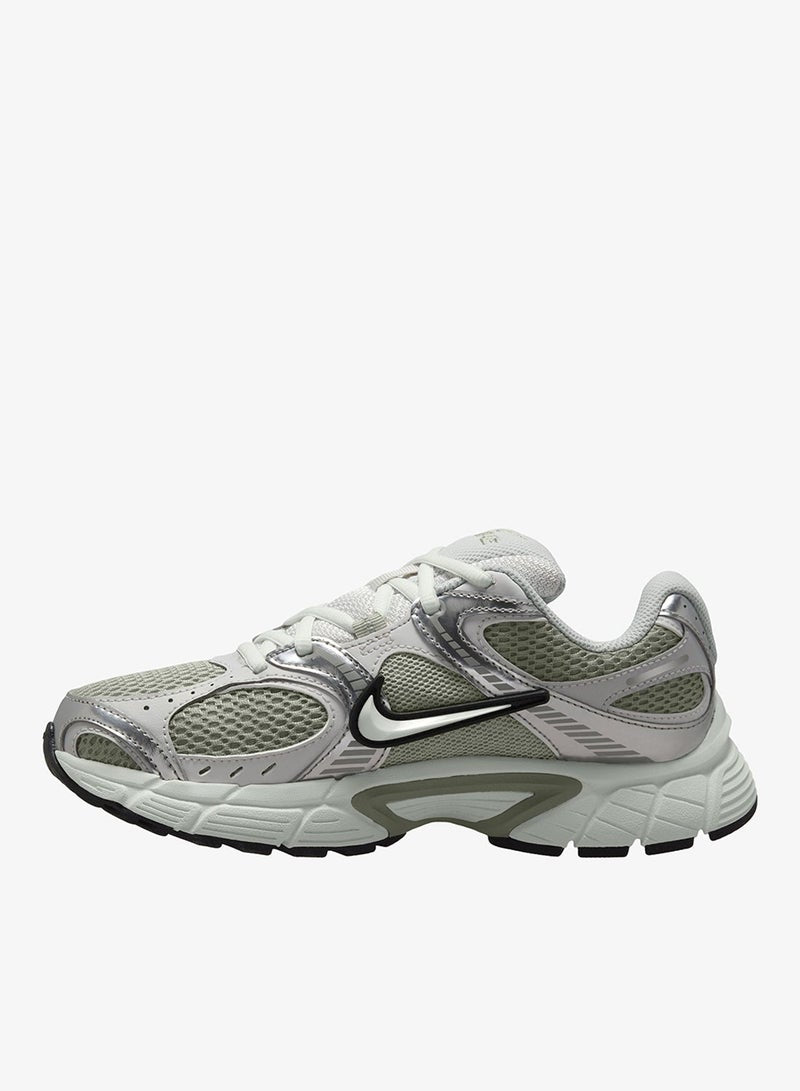 W NIKE V5 RNR