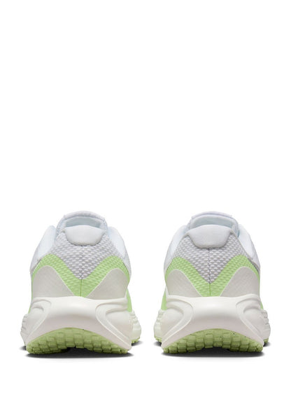 Nike Revolution 8