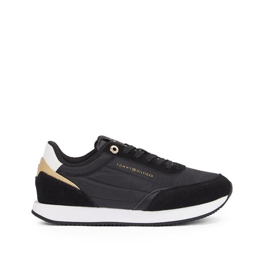 ESSENTIAL RUNNER TRAINERS