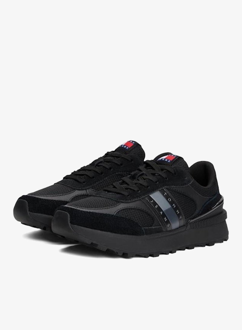 Evolve Low Top Sneakers