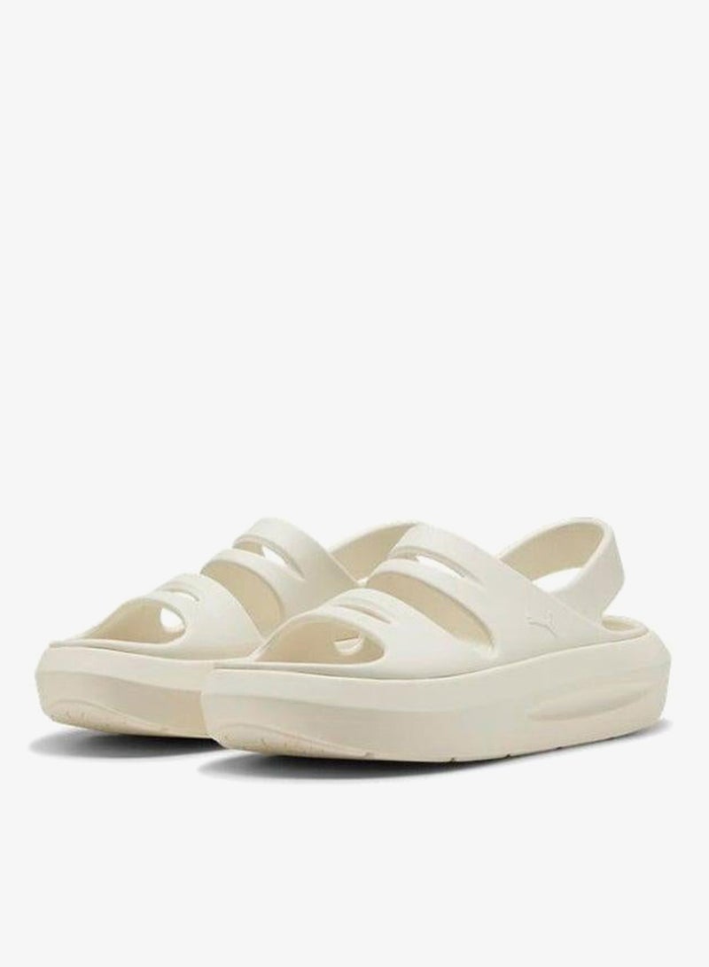 Flatter Sandal