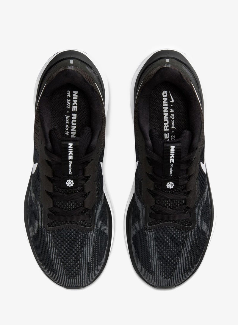 Nike Structure 25
