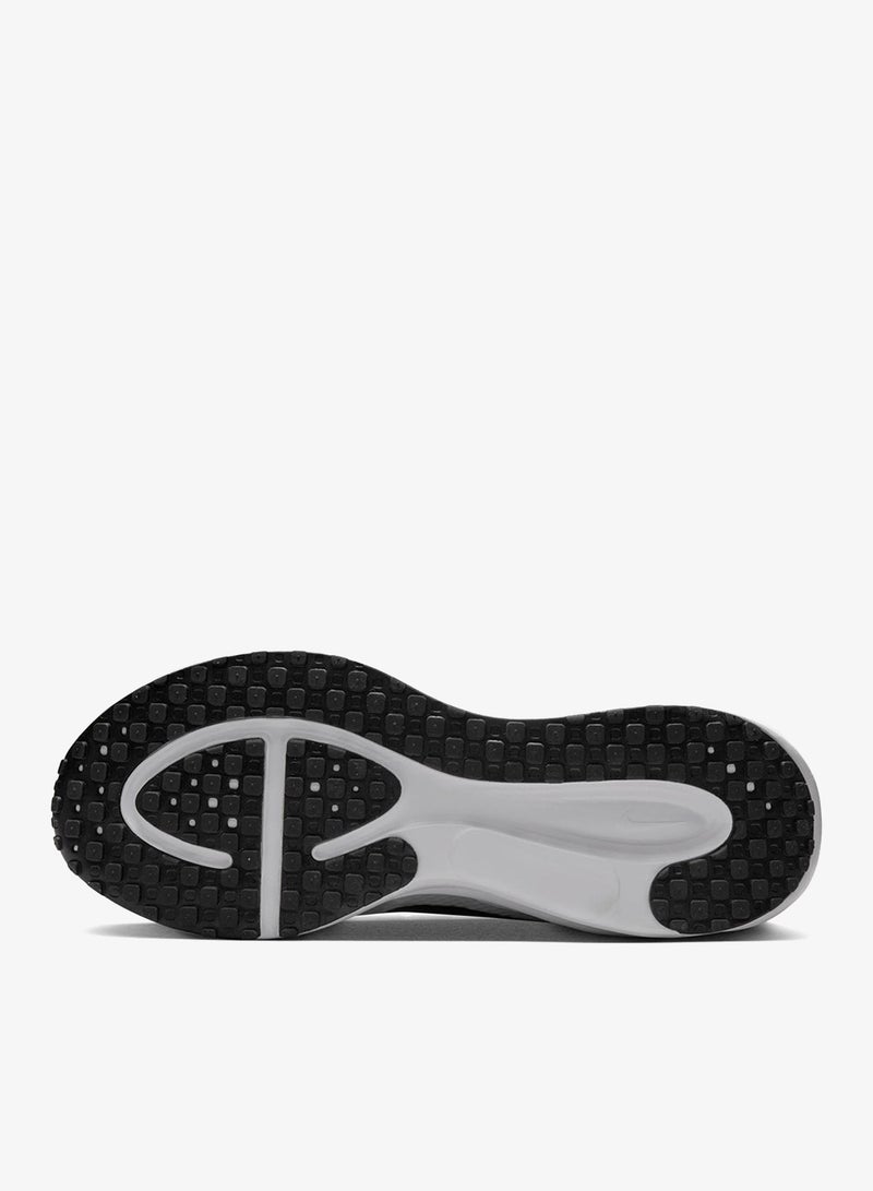 Nike Revolution 8