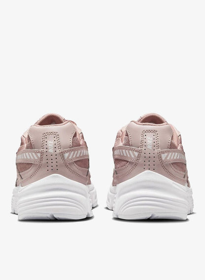 WMNS NIKE INITIATOR