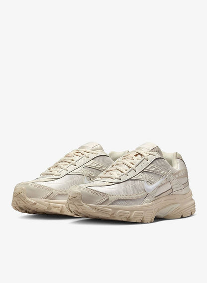 WMNS NIKE INITIATOR