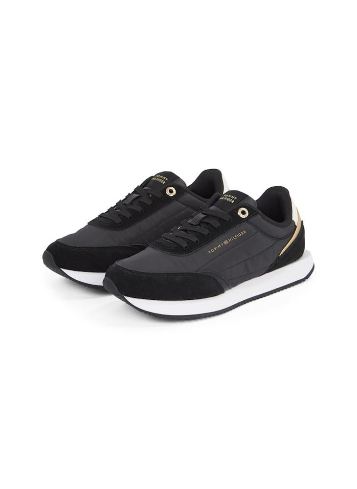 ESSENTIAL RUNNER TRAINERS