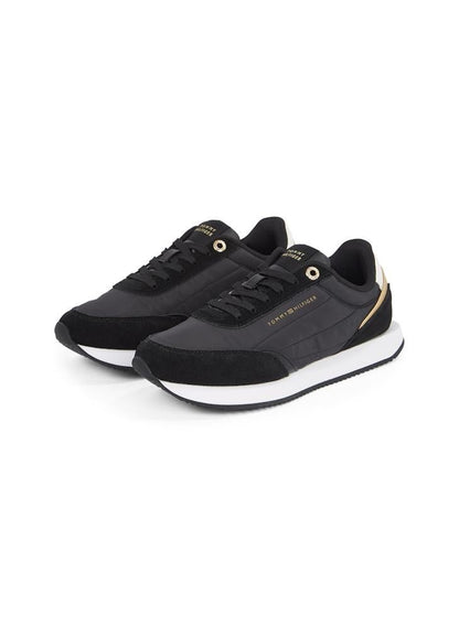 ESSENTIAL RUNNER TRAINERS