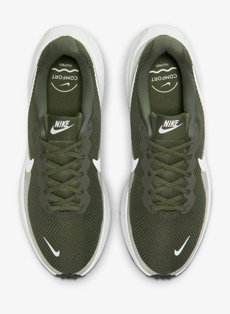 NIKE REVOLUTION 8