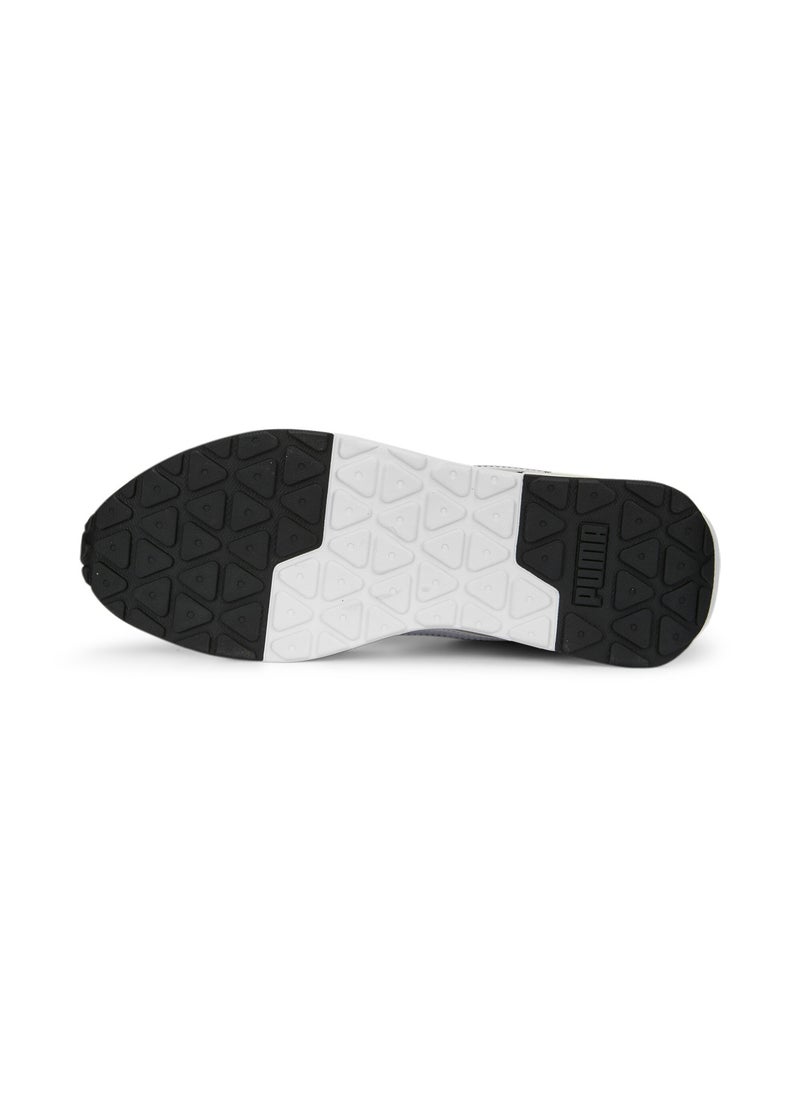 R22 Mens Black Trainers
