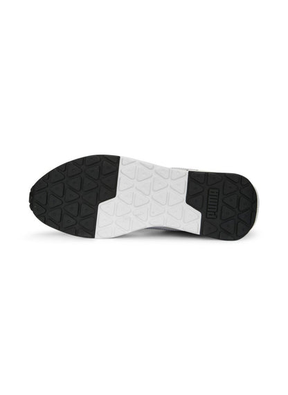 R22 Mens Black Trainers