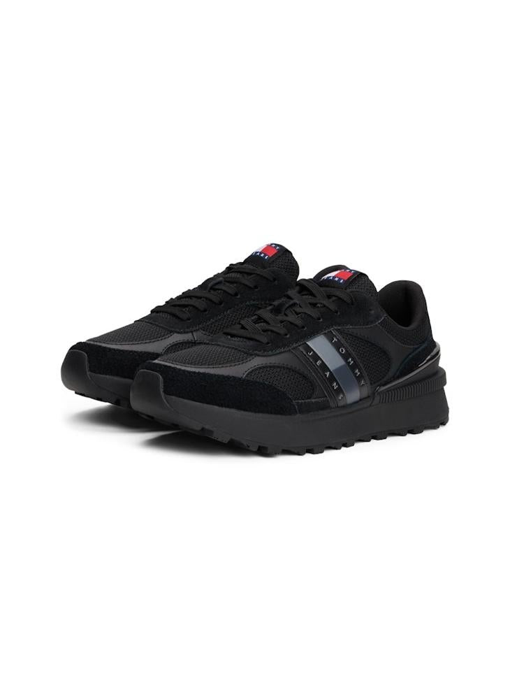 Technical Essential Runner Trainers