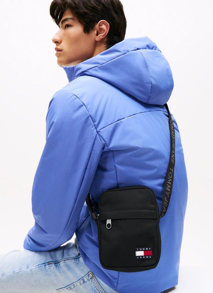 Essential Messenger Bag