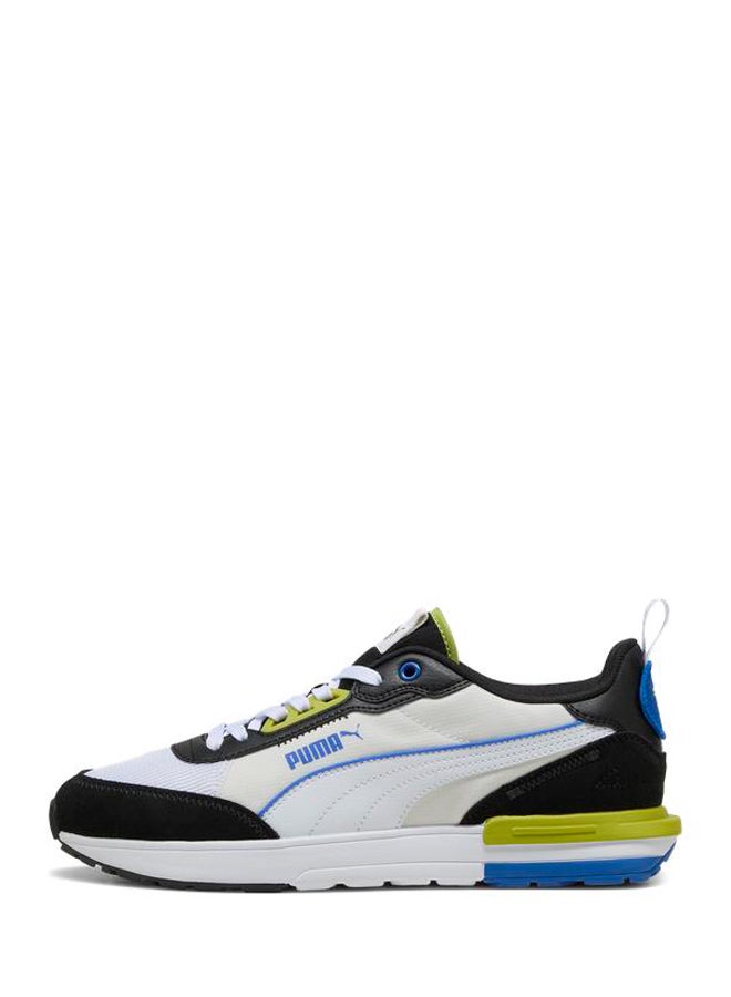 R22 Sneakers