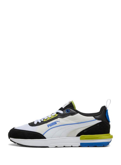 R22 Sneakers