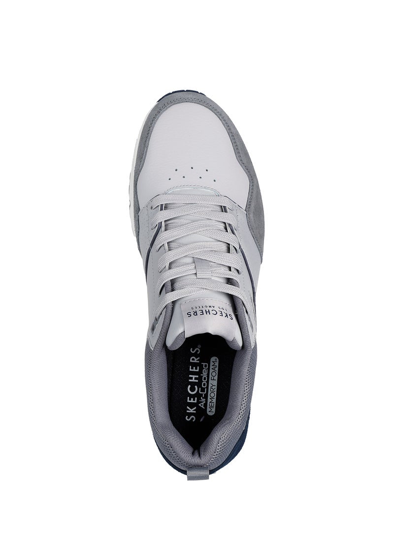 Uno Sneakers