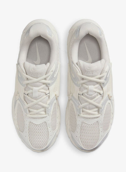 W NIKE V5 RNR SIB