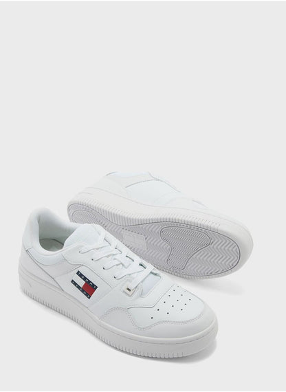 ESSENTIAL RETRO BASKETBALL TRAINERS