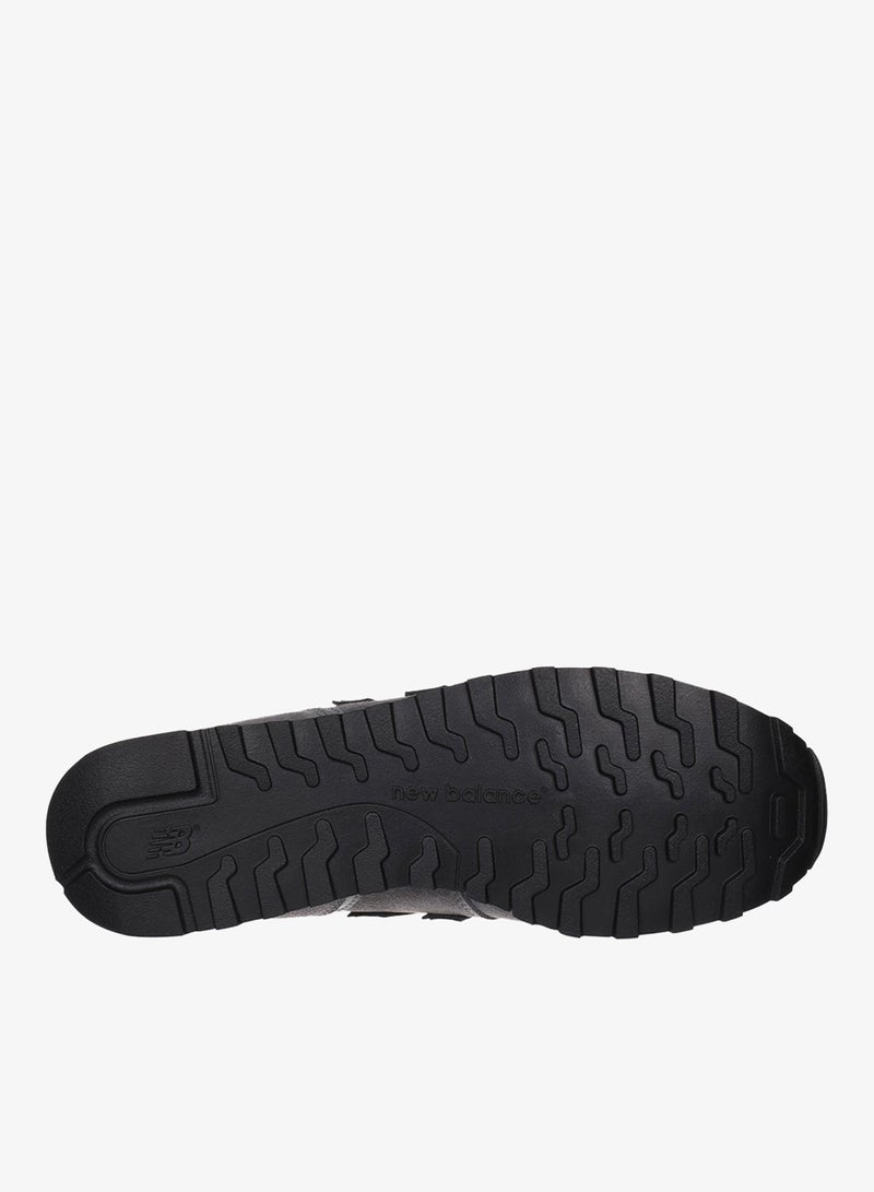 373 Sneakers