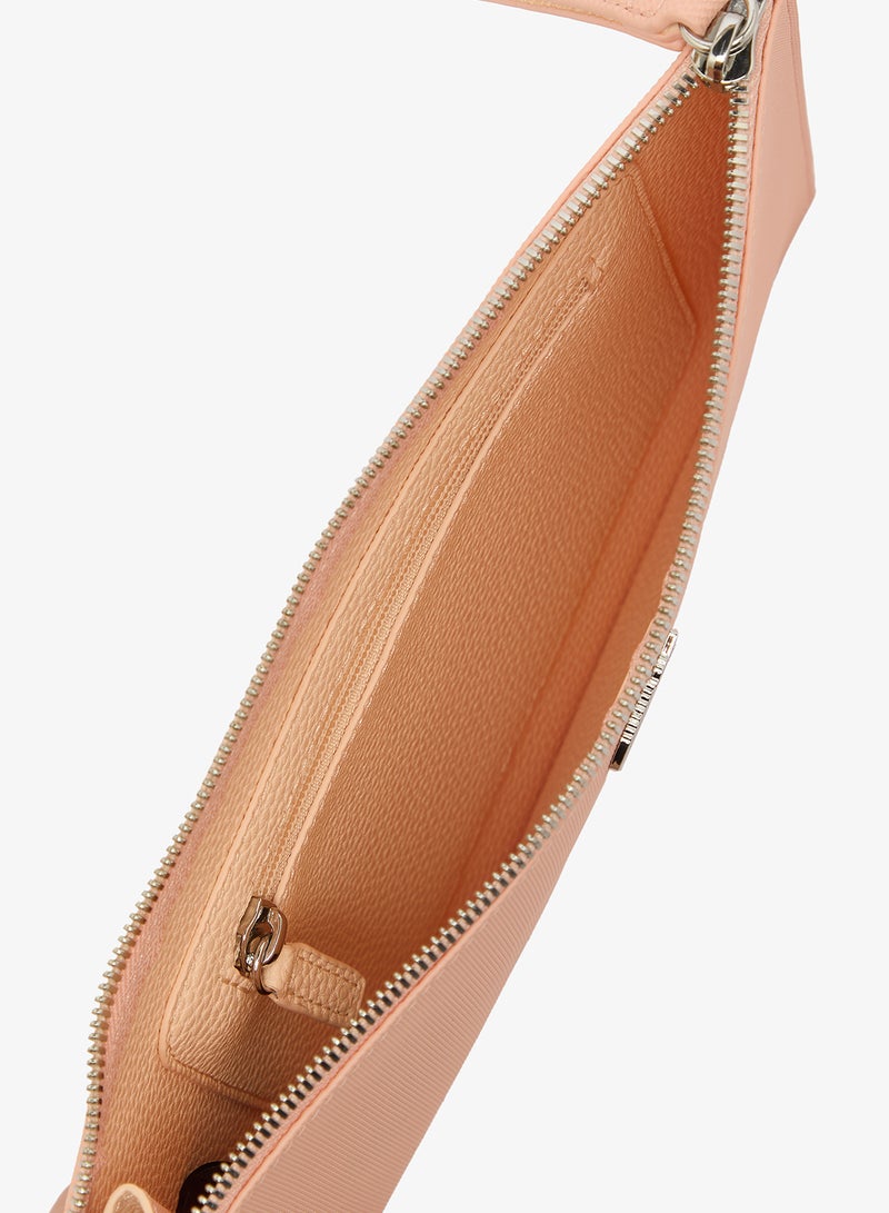 Core Essentials Clutch