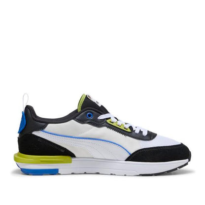 R22 Sneakers