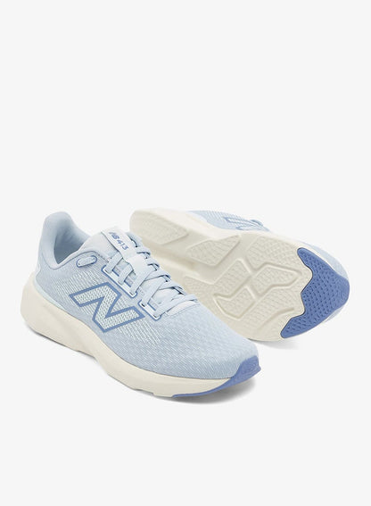 413  Sports Shoes