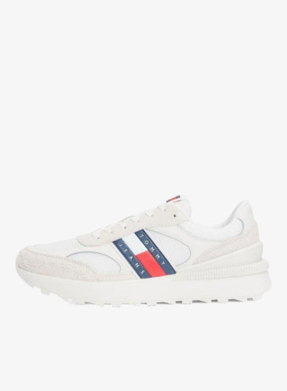 Evolve Low Top Sneakers