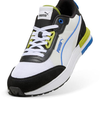 R22 Sneakers
