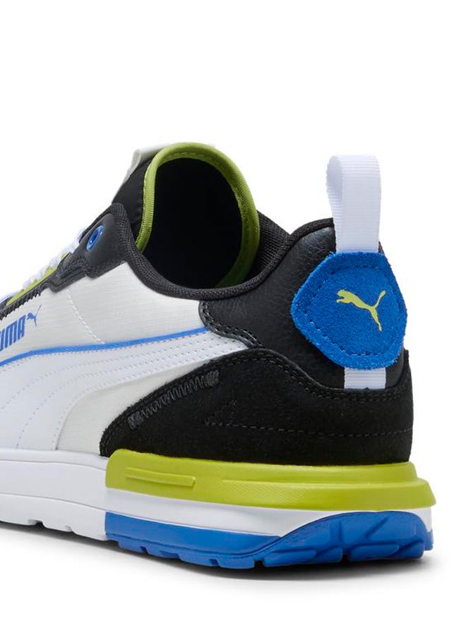 R22 Sneakers