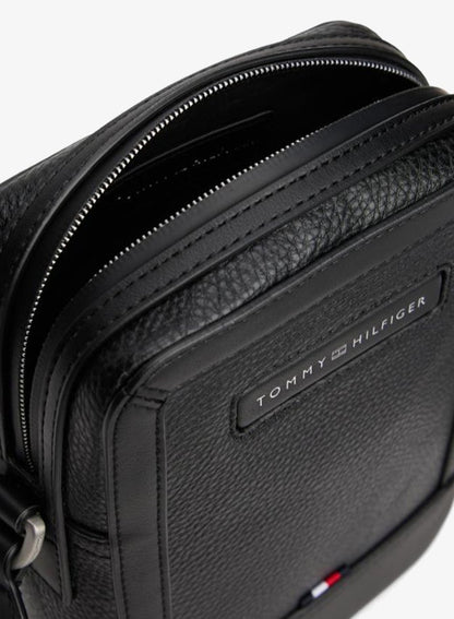 Pebble Grain Logo Crossbody Reporter Bag