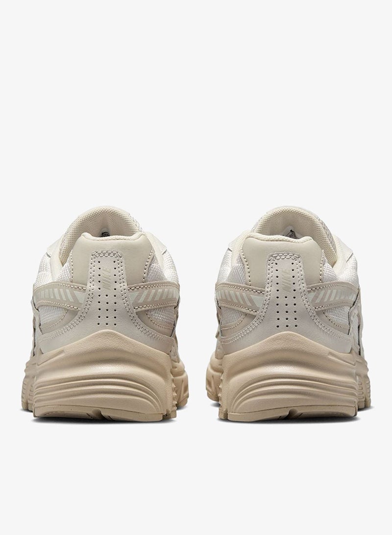 WMNS NIKE INITIATOR