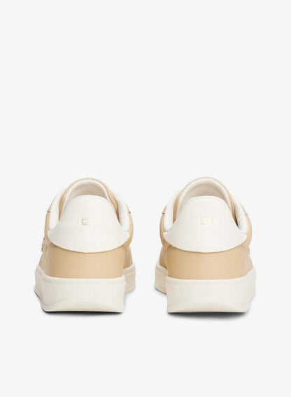 Premium Heritage Low Top Sneakers
