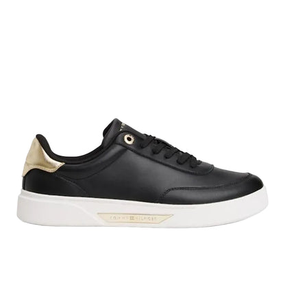 Essential Chic Court Sneaker