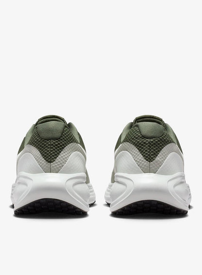NIKE REVOLUTION 8