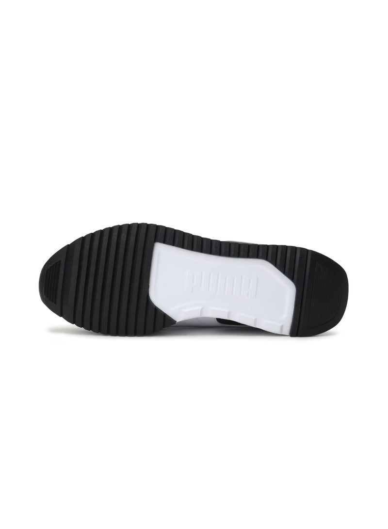 R78 Runner Mens Black Trainers