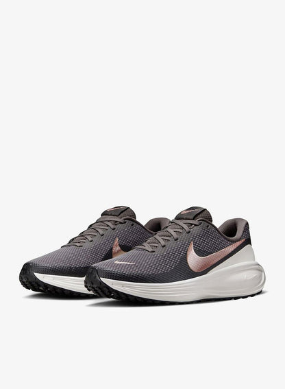 W NIKE REVOLUTION 8