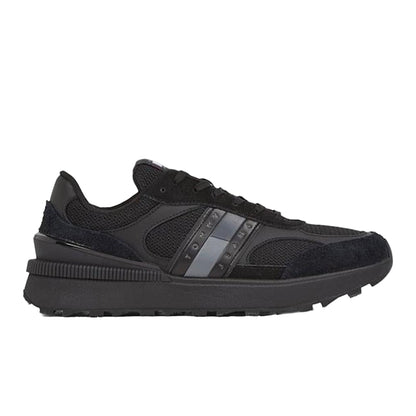 Evolve Low Top Sneakers